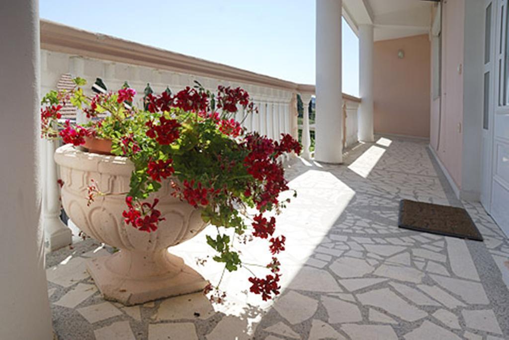Di Vincenzo Inn Ulcinj Eksteriør billede